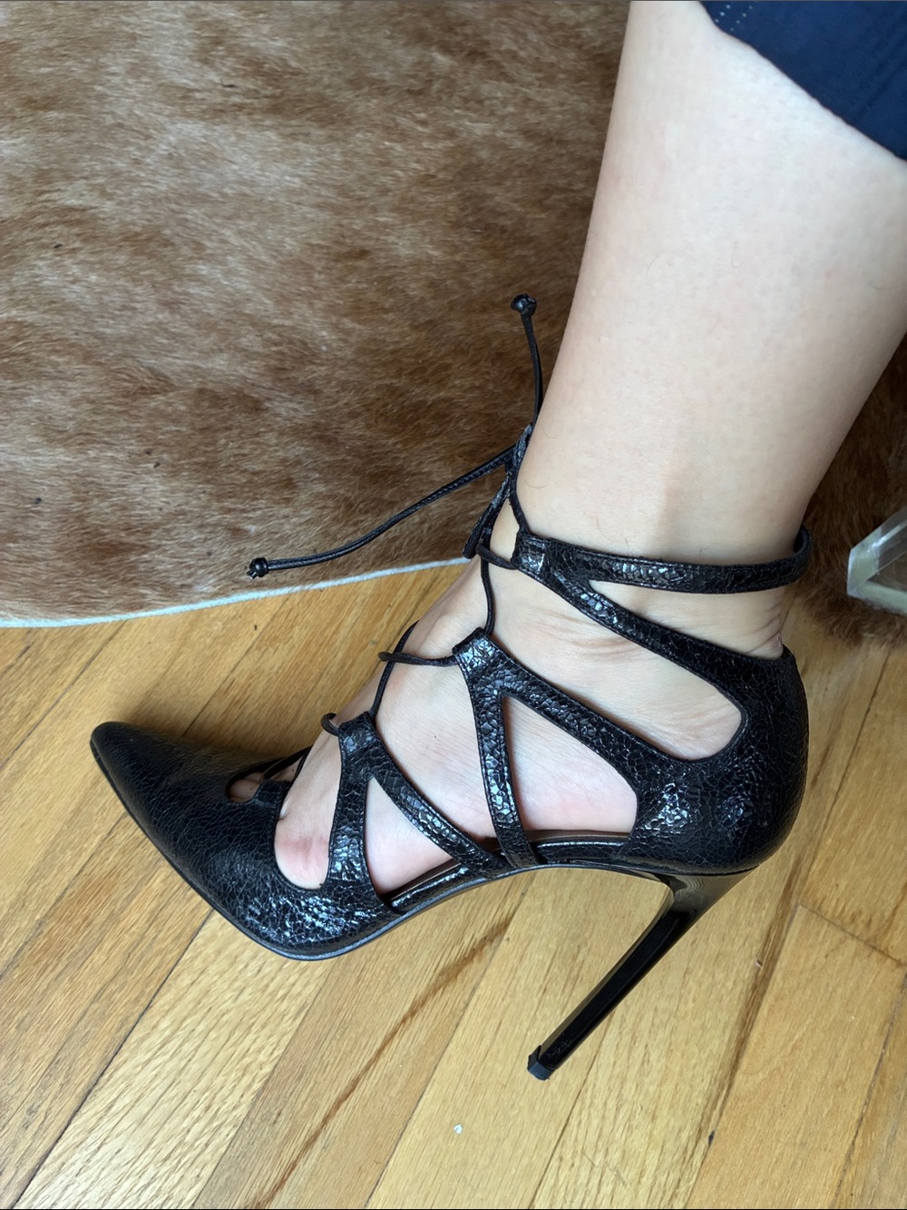 Stuart Weitzman Women's Black Lace-Up Pointed Toe Stiletto Heels size 37.5